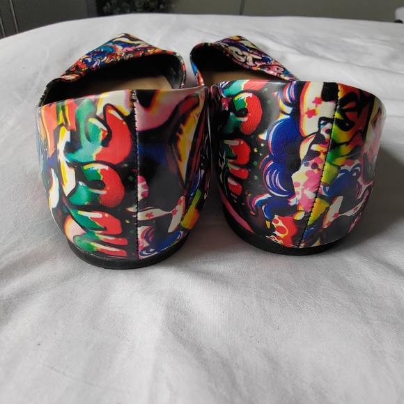 JustFab Graffiti Print Flats sz 11 - Picture 4 of 5